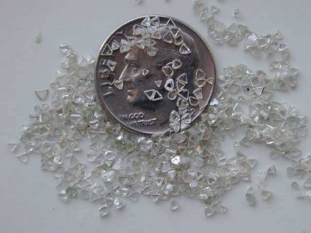 Diamant brut : pierre mâclée