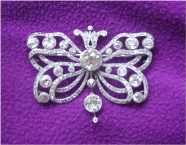 Broche papillon en diamants