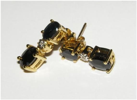 Boucles d'oreilles sertie de 2.50 carats de saphir Boucles d'oreilles sertie de 2.50 carats de saphir