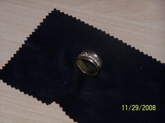 Bague avec un pavage de diamants