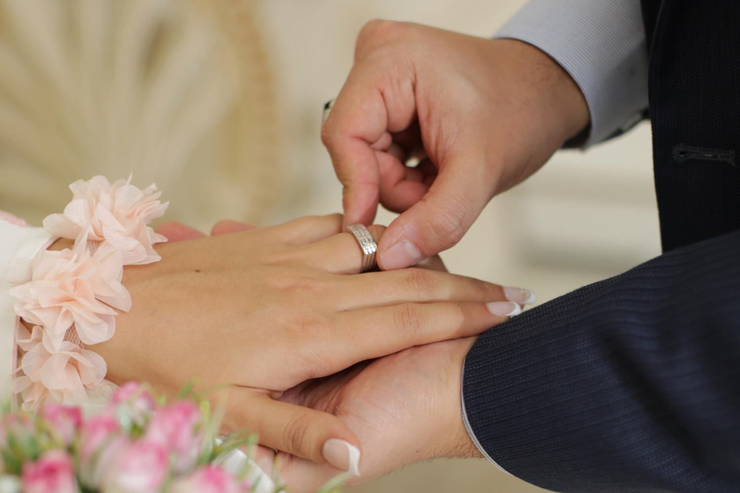 Bague alliance en diamant