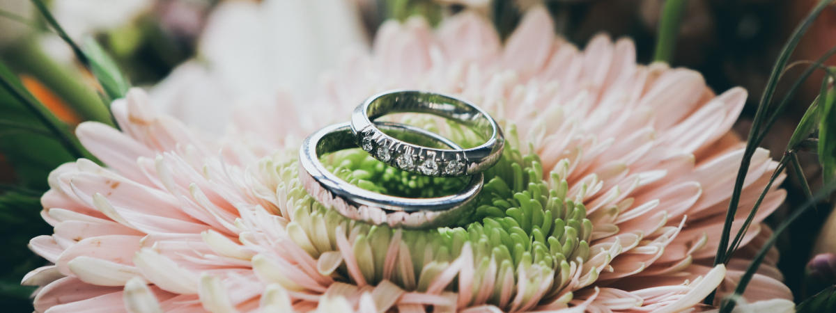 Bague alliances en diamant